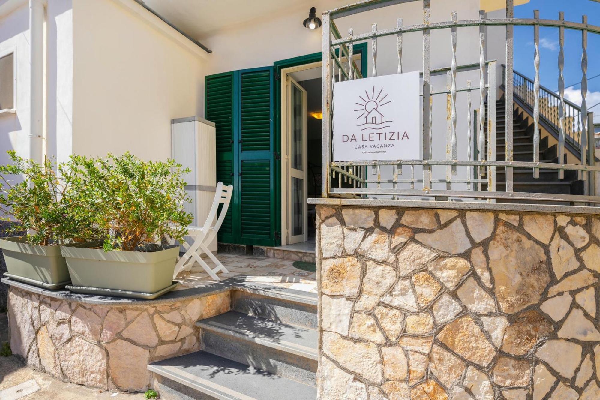 Da Letizia Casa Vacanze A Procida Eksteriør billede