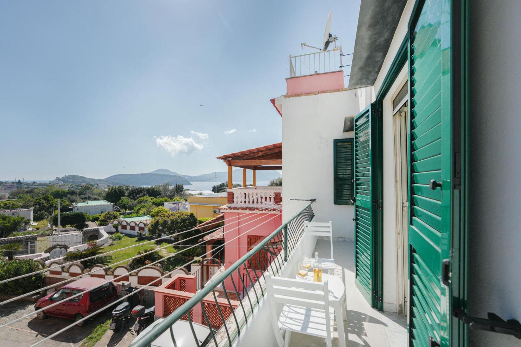 Da Letizia Casa Vacanze A Procida Eksteriør billede